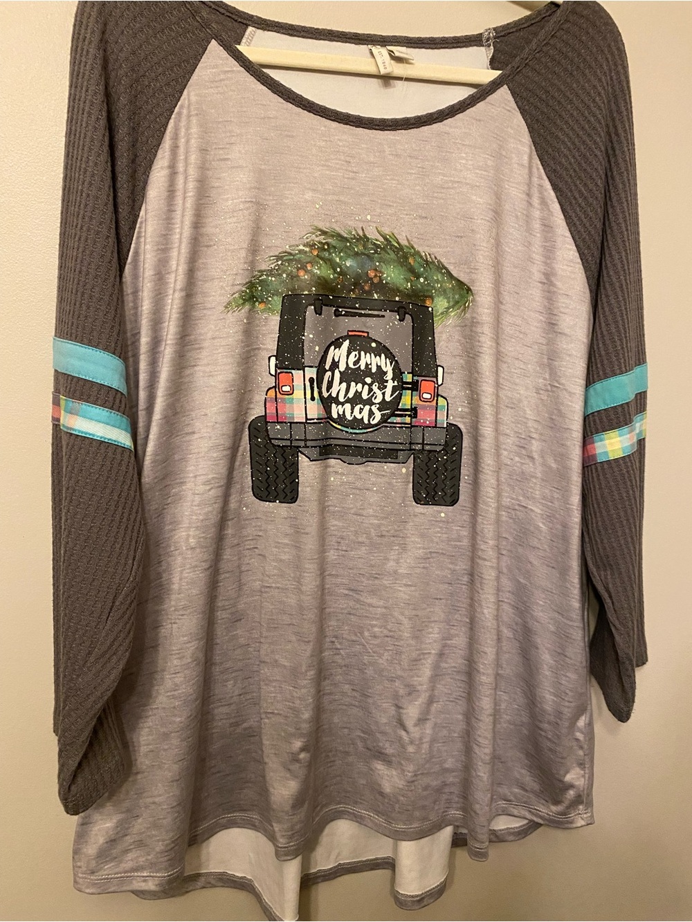 Cato Gray & Teal Raglan Merry Christmas Jeep Top